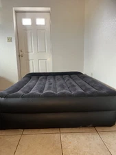 Queen Size 12 In Inflatable Matress Build In Pump