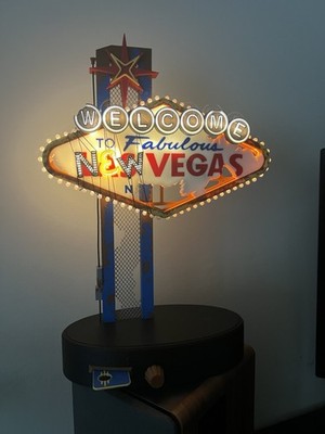 Fallout: New Vegas Light-Up Sign   Handmade Collector s Display