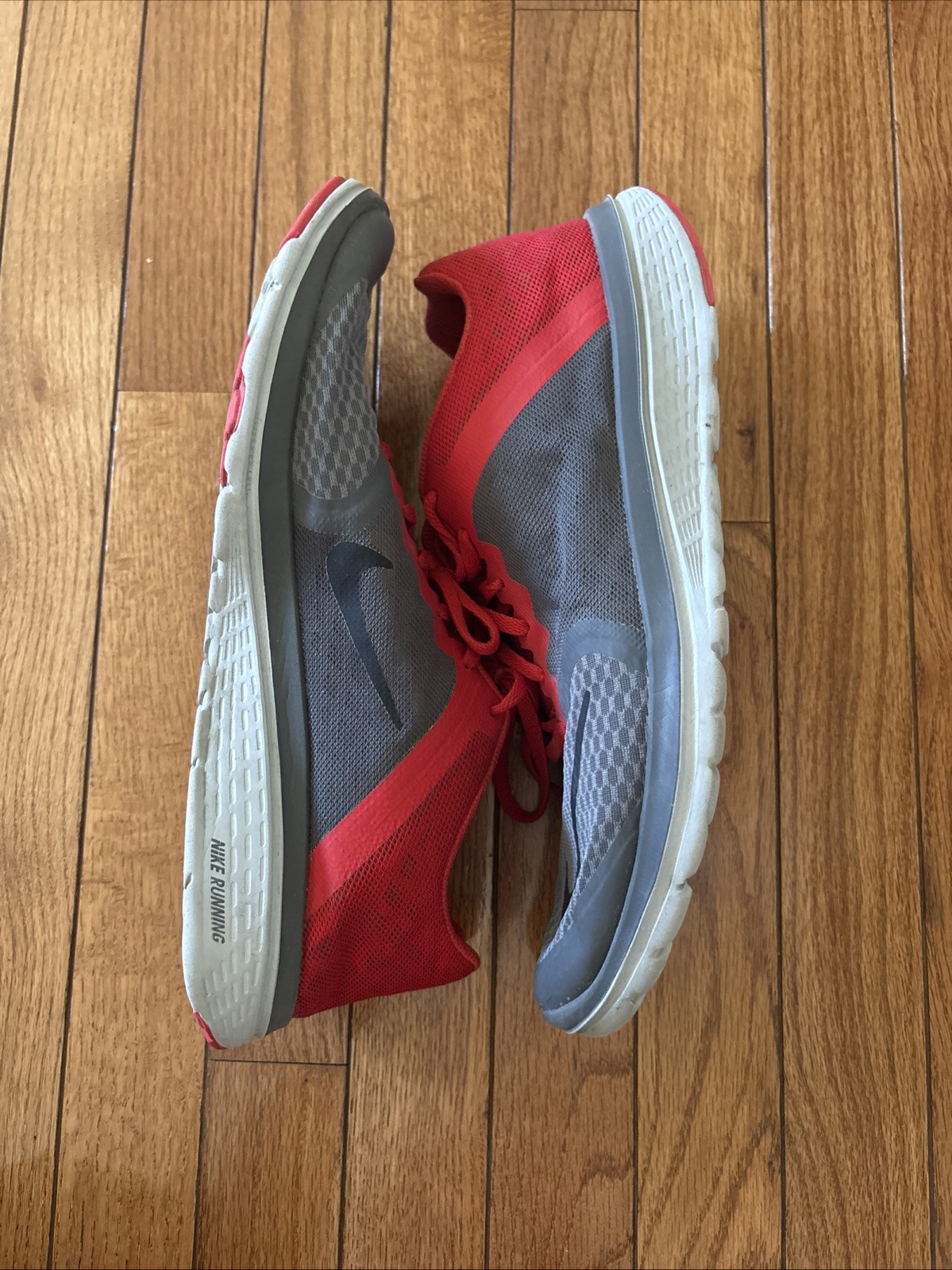 Nike Initiator Men's Athletic Running Sneakers Gray/Red/Black, Size 11