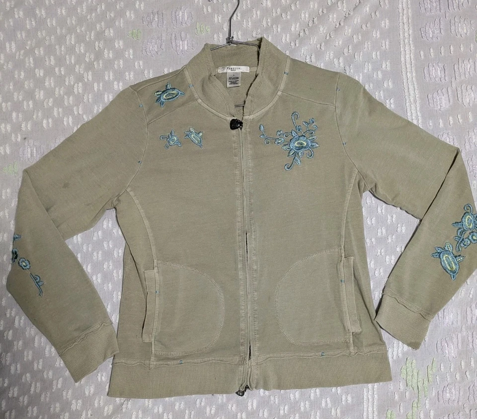 Conjunto de Moletom Vertigo Paris Y2K Feminino Jaqueta Grande, Calça Bege Bordado CE  - Imagem 3 de 4