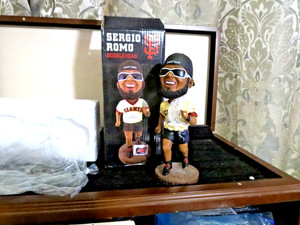 Sergio Romo Bobble Head(the giant race) open hand w/box