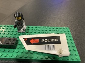 LEGO Space Police officer 4 with air tank minifigure Part Lot 5 5973 5972 Sp096