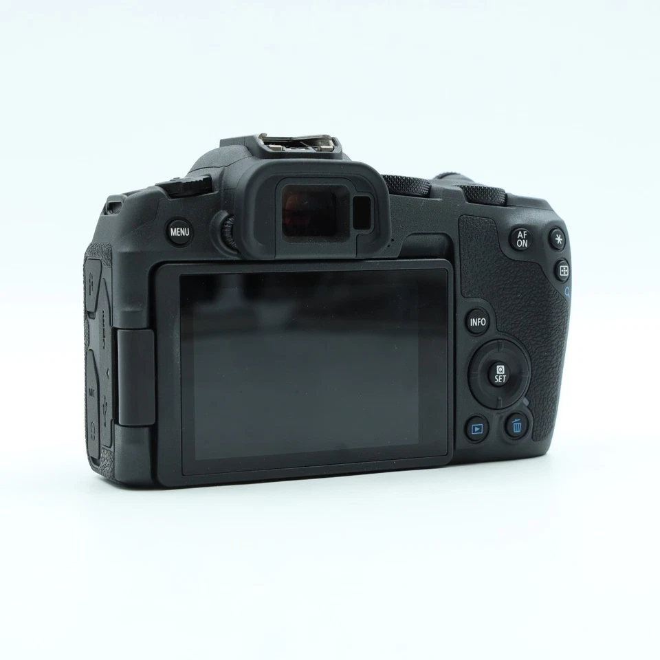 Canon EOS R8, photo 3 of 4