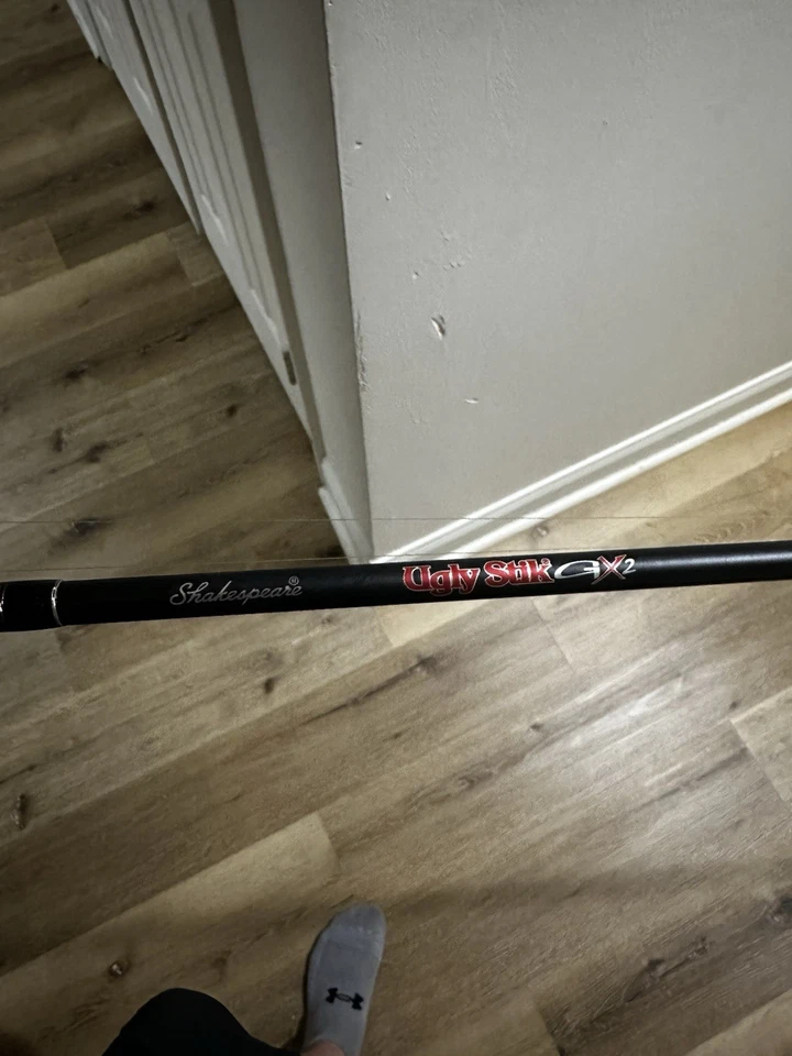 2 varas giratórias médias Shakespeare GX2 Ugly Stik 6'6" USSP662M  - Imagem 3 de 4