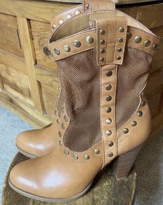 New, BCBG Winston Boots, Tan/Light Brown Leather/Mesh w/ Studded Accents, Sz 6.5