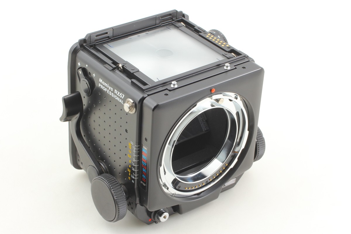 マミヤRZ67PROFESSIONAL Mamiya RZ67 Professional Camera with 120 Back and Left-Hand