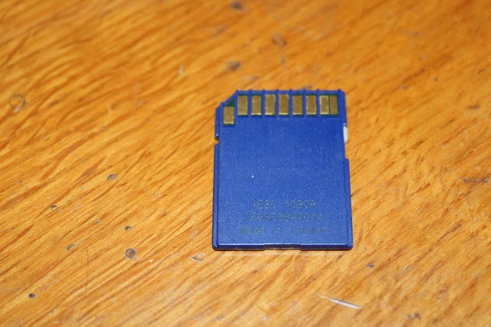 Integral Ultima Pro 4gb SDHC + 2gb Dane-Elec + 1gb 3 Memory Full Size Cards - Image 3 of 4