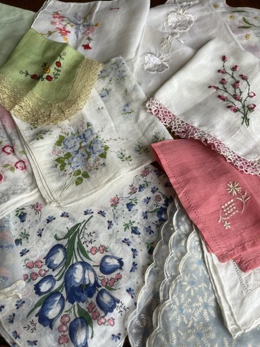 Vintage 14 Pc Floral Handkerchief Lot Embroidered Crochet Tatting Scallop Edge - Picture 8 of 9