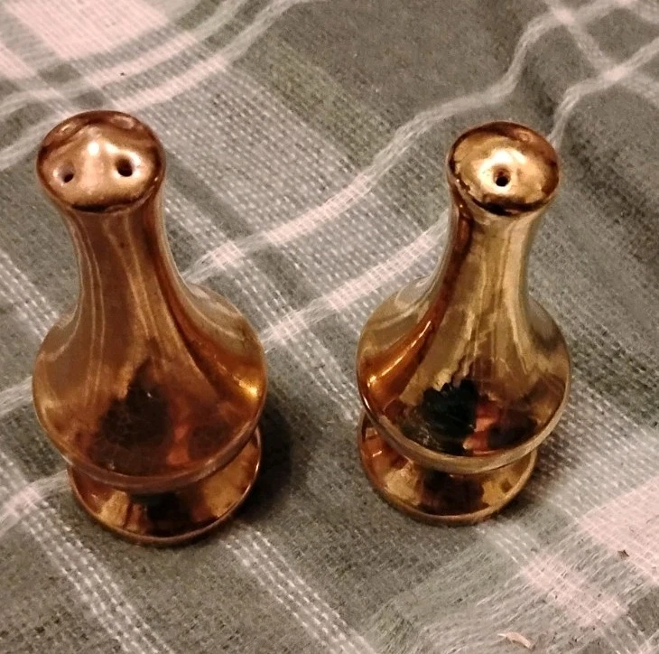 Coctelera de sal dorada estilo botella Genie 5" mediados de siglo 22k porcelana vintage Foto 3 de 3