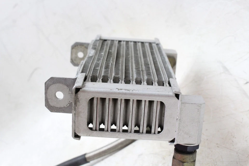 Ducati Monster 750 2000 enfriador de aceite de motor Foto 4 de 4