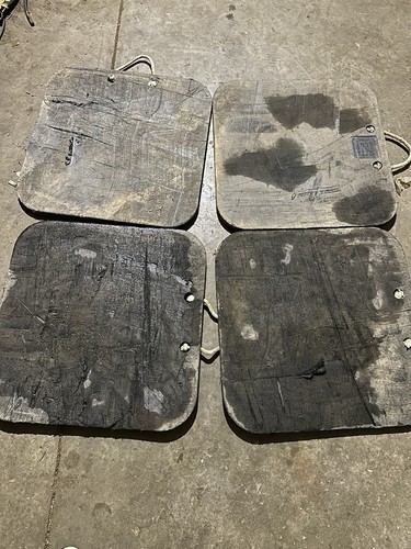 4pcs Crane Outrigger Pads 18x18x1.5in 80T Heavy Duty with Handle Black