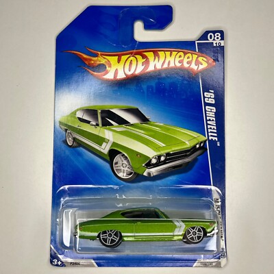 Hot Wheels 2008 - '69 Chevelle - No.P2404 - White PR5 - Green - NIP