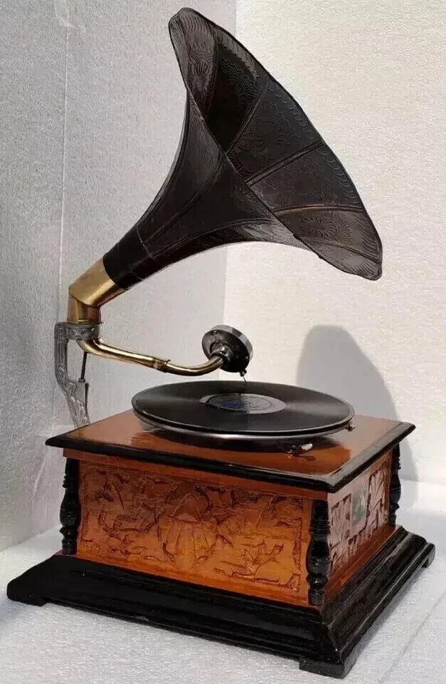 Vintage Gramophone, Fully Functional Working Phonograph, win-up record player - Image 3 of 3