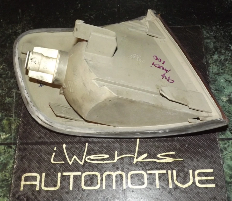 OEM 91-94 Audi 100 CS C4 front left corner turn signal / blinker light lamp FL - Image 4 of 4
