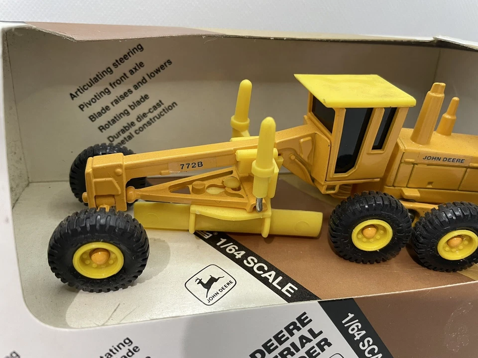 ERTL TOY JOHN DEERE 1987 niveladora industrial modelo fundido a presión caja escala 1:64 Foto 4 de 4