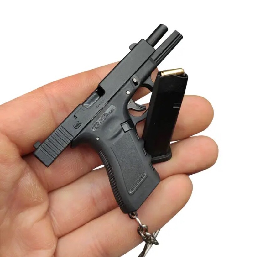 Mini G.17 Gun Keychain, Luxury 1:3 Model With Moving Parts and 6