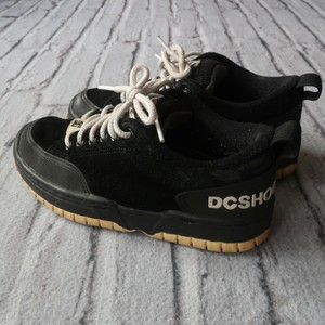 dc shoes skate shoes