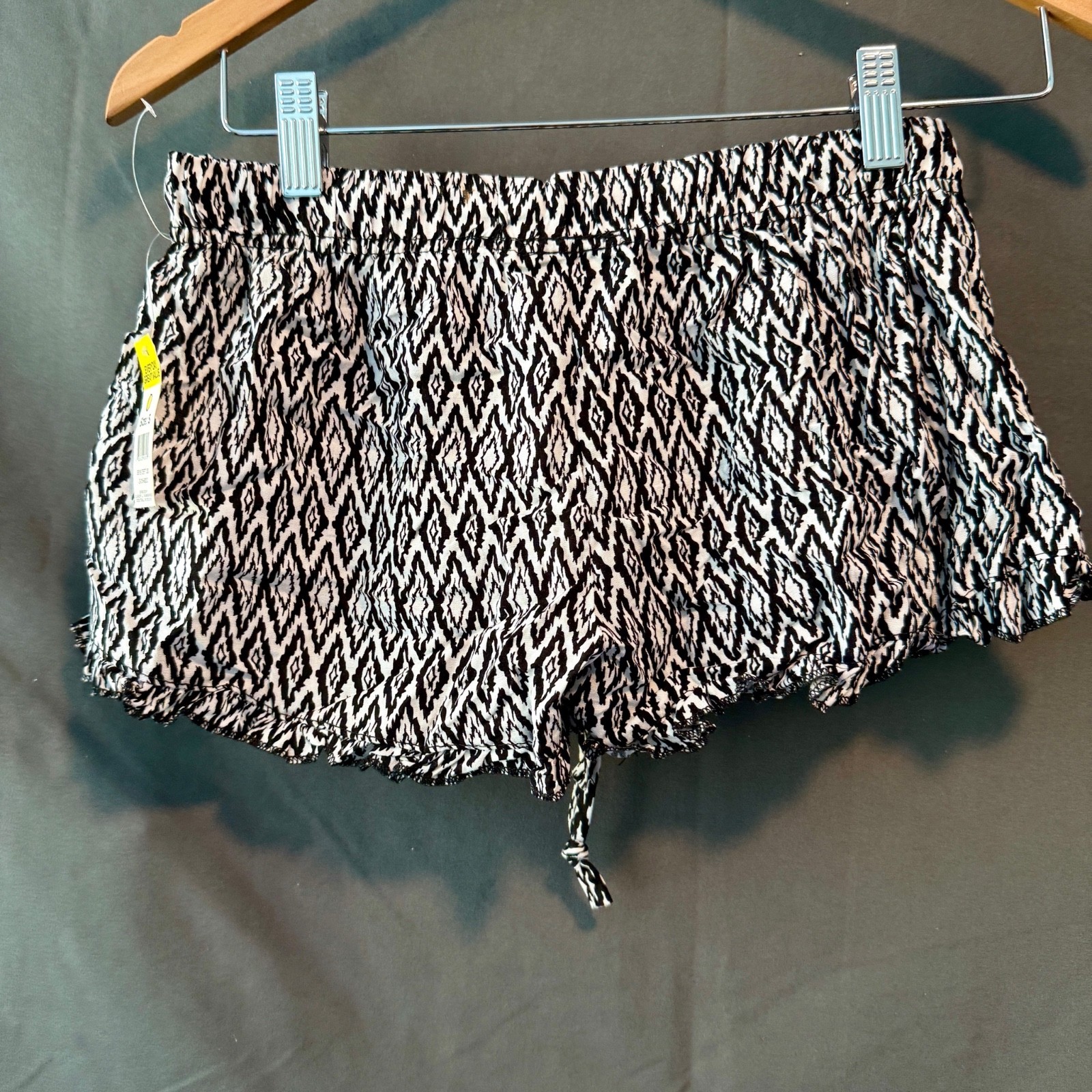 Bobbie Brooks Sleepwear Pajama Shorts Women's Small Black White Ikat Ruffle NWT