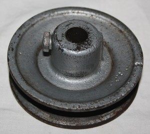 Antique or Vintage 1-Groove Pulley with 1/2" Bore and Square-Head Bolt