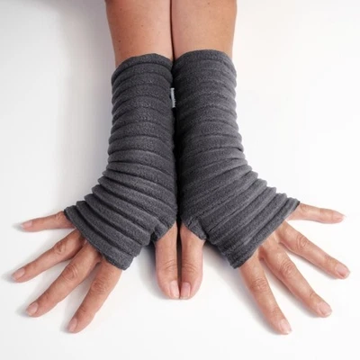 Anna Falcke Wristee Fingerless Gloves - Charcoal Grey - BNWT