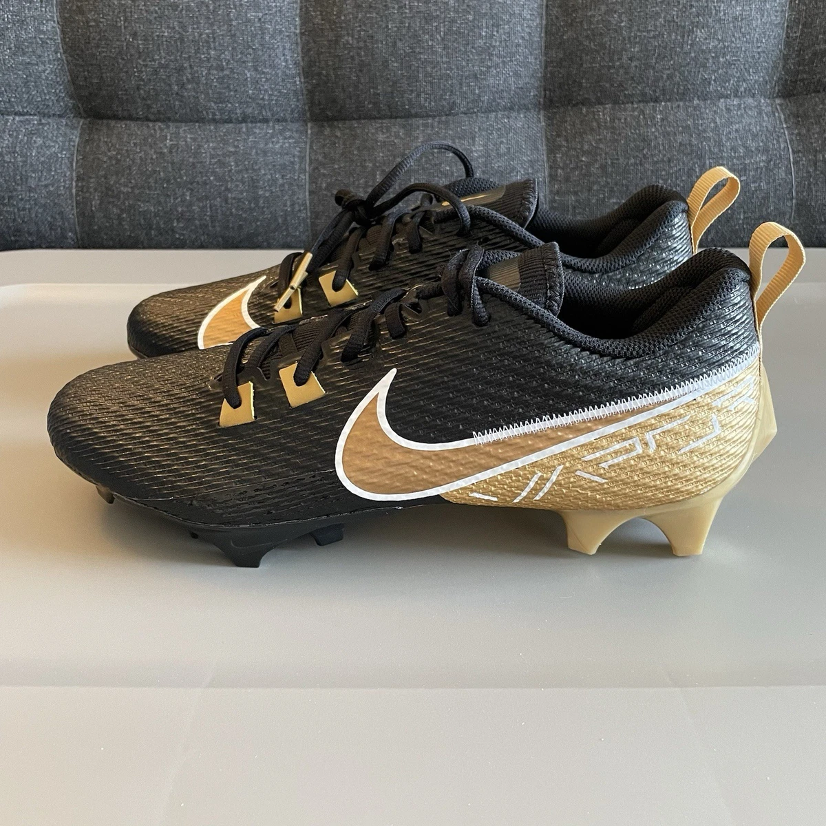 Preços baixos em Nike Vapor Edge Speed 360 Black Metallic Gold | eBay
