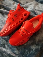 Women's JUST SO SO  EU 38. US 7 Atheltic Running Shoes Casual Sports  Shoes NWOB