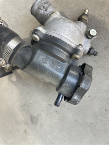 Kawasaki ZZR600 Thermostat Housing Zx600 1993-2003 OEM 14075-1068 - Picture 6 of 8