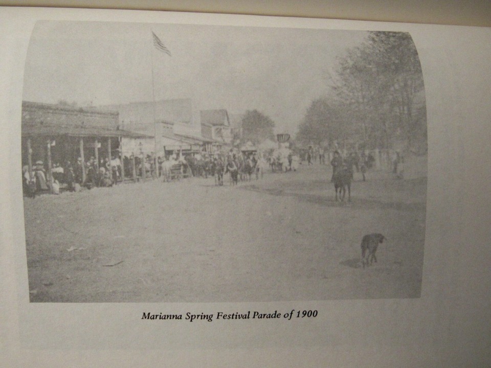 JACKSON COUNTY Florida A History by Jerrell H. Shofner SIGNED BY