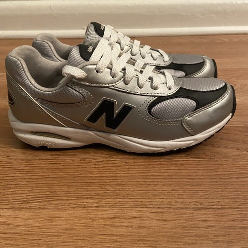Size 6 - New Balance 498 Silver Black 