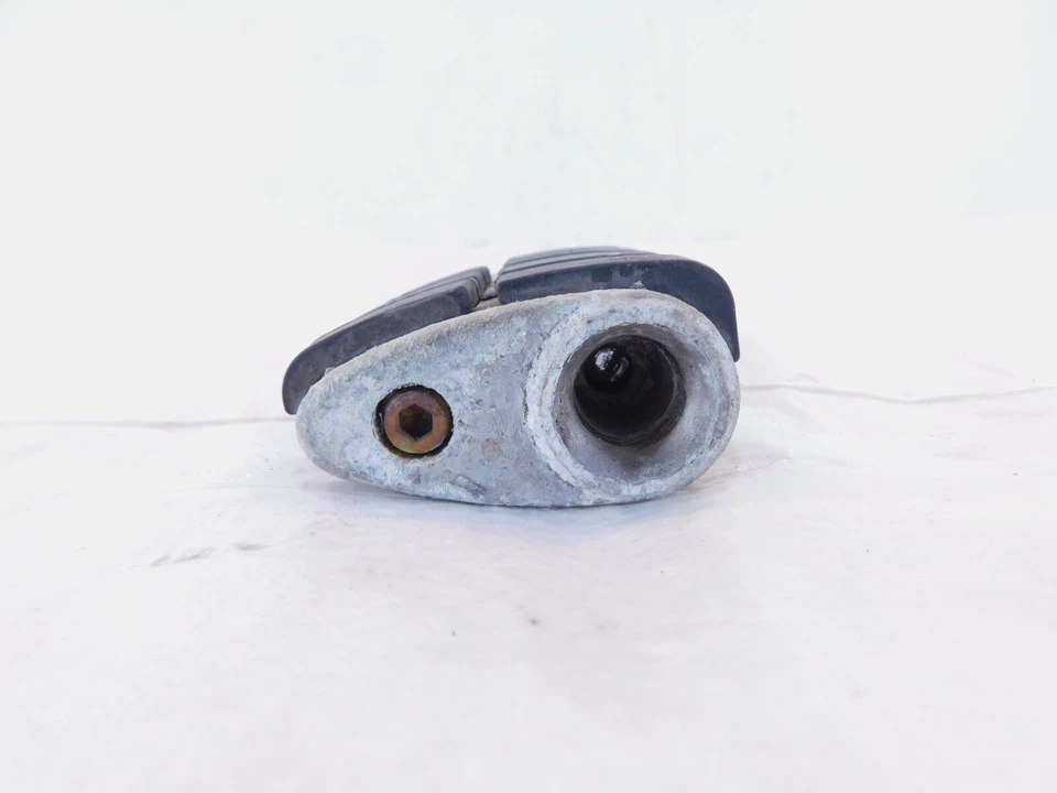 Reposapiés trasero pasajero Honda Shadow 1100 GL1500 Valkyrie Kuryakyn ISO Foto 2 de 4