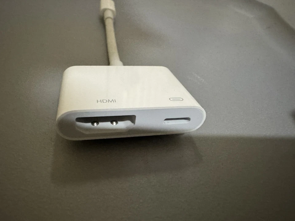 Lightning Digital AV Adapter w/HDMI Cable (3ft) & USB-C to Lightning Cable (1m) - Image 4 of 4