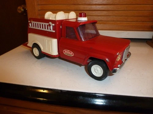 Vintage Tonka Pressed Steel & Plastic Fire Truck Jeep With Ladders