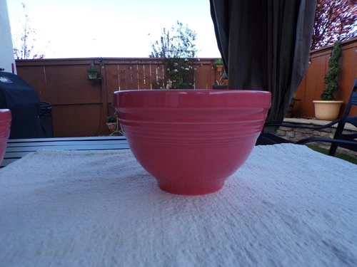 Beautiful HLC Fiesta Pottery Ringed 7.5" Mixing Bowl Dark Pink Looks Unused