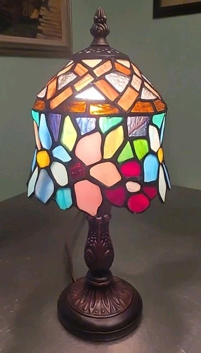 Vintage Tiffany Style Stained-Glass Small Table Lamp 12.5” Tall, Flowers, EUC
