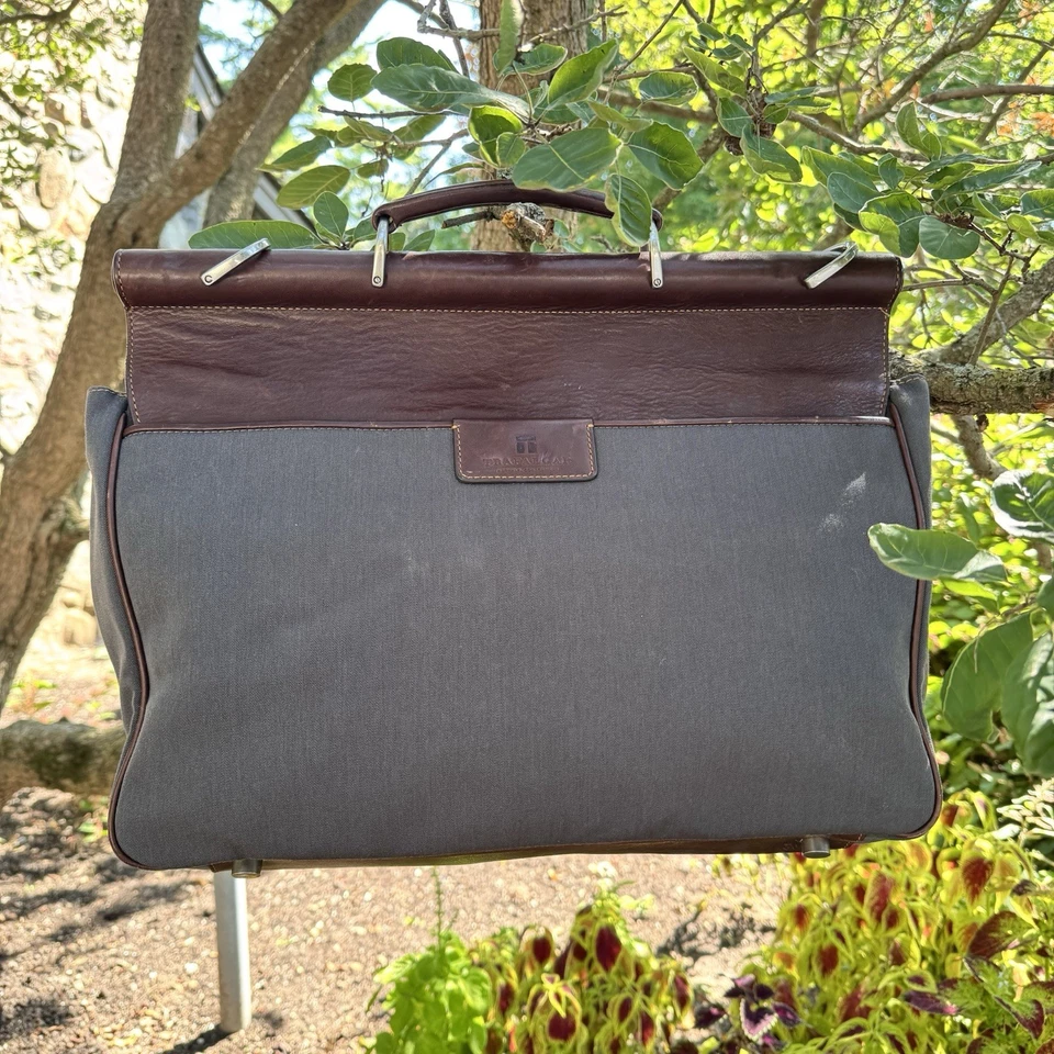 Trafalgar Mens Dowel Briefcase Messenger Bag Gray Canvas Leather W/ Dust Cover - Image 3 of 4