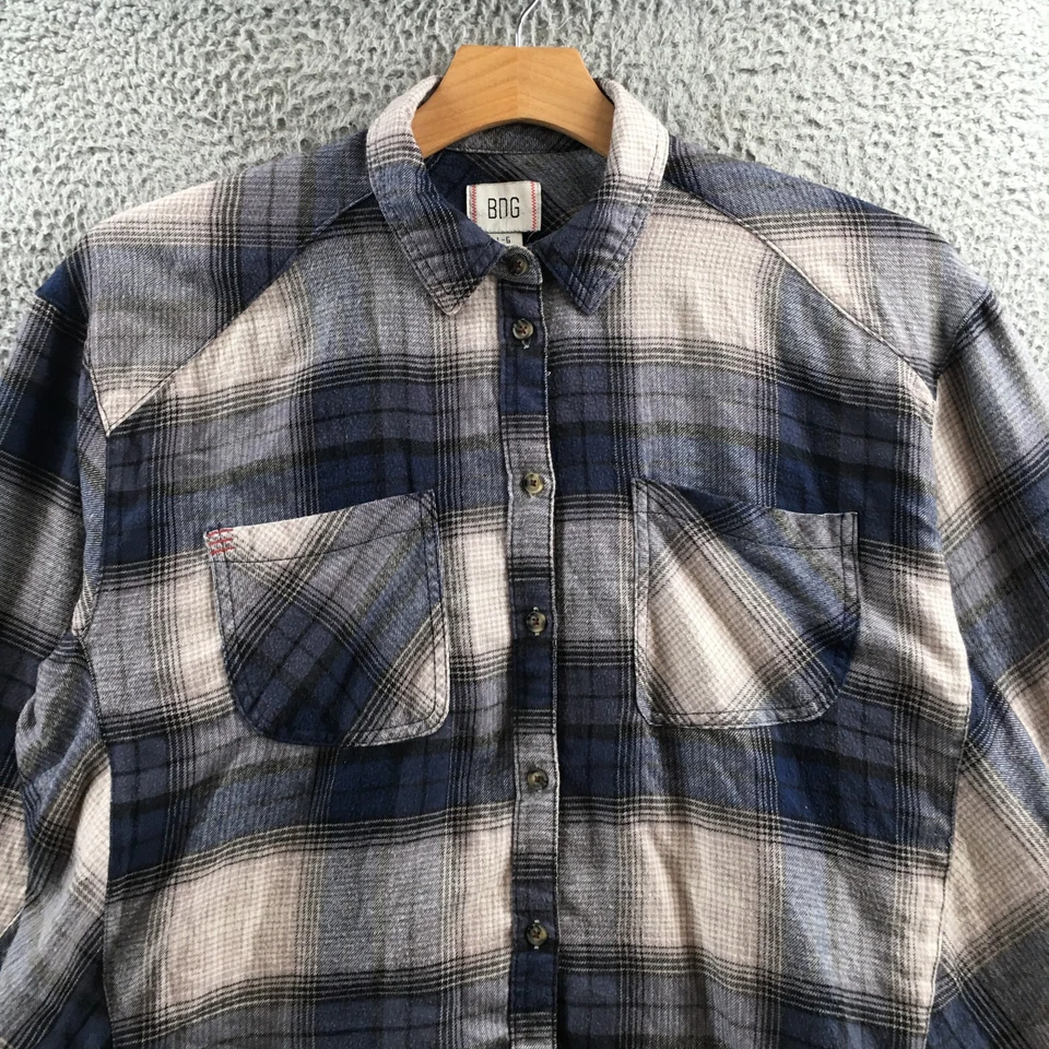 Camisa de franela BDG para mujer grande azul gris a cuadros manga larga botón delantero informal Foto 2 de 4