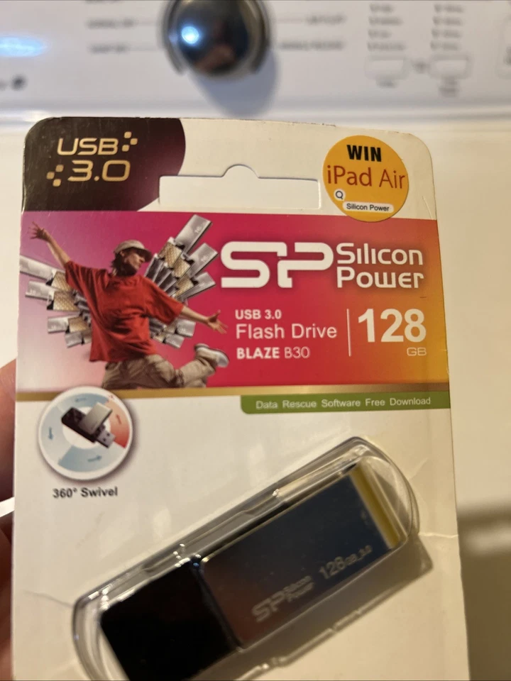 Silicon Power 128GB Flash Drive Blaze B30 USB 3.0 3.0/20 High Performance Black. - Image 3 of 3