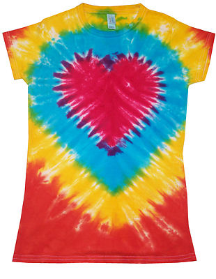Damen Batik T-Shirt Regenbogen Herz, Valentinstag von Sunshine Clothing in Großbritannien