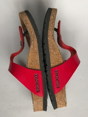 birkenstock gizeh patent cherry