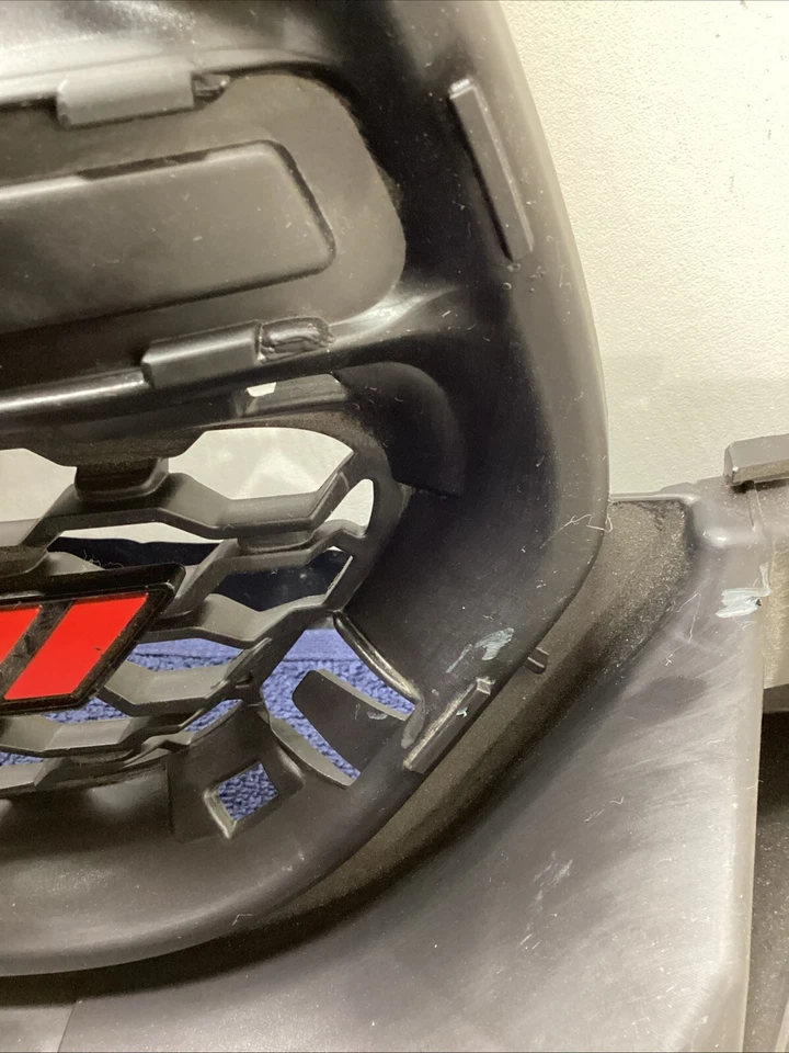 Dodge Durango 2011-2013 parrilla delantera OEM Foto 3 de 4