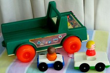 Vintage FISHER PRICE Little People Play Set Pull Along Toy Jeep Truck 994 + Cars
