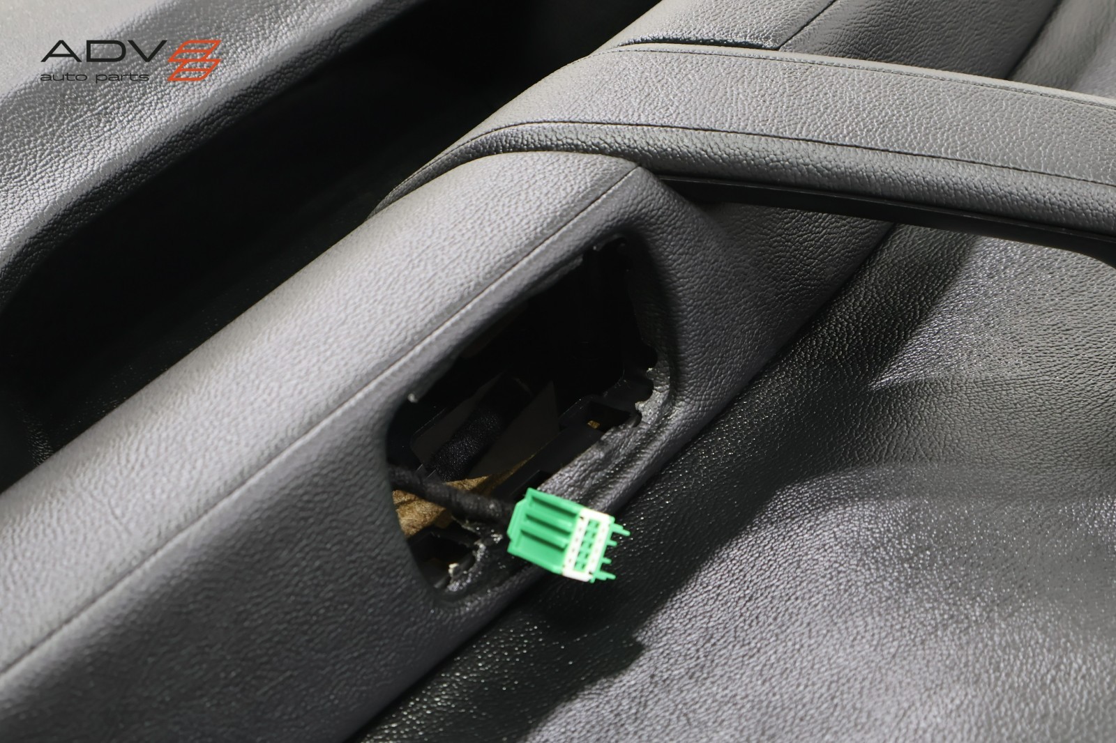2014 - 2016 MASERATI GHIBLI FRONT RIGHT SIDE INTERIOR DOOR PANEL TRIM COVER OEM