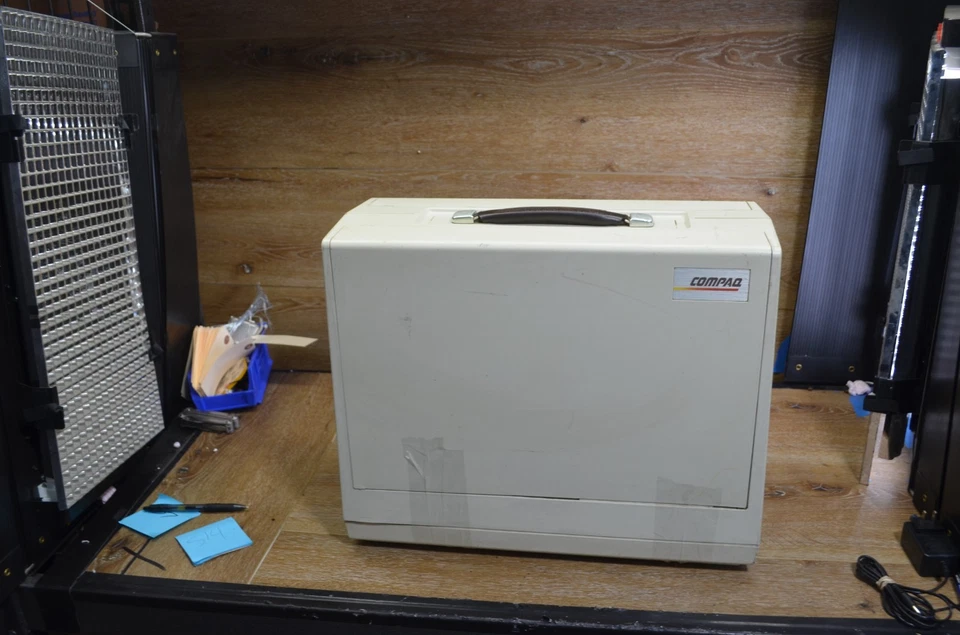 Computadora Compaq Portátil 1 I Vintage + Discos REPARACIÓN DE PIEZAS NO PROBADAS Foto 3 de 4