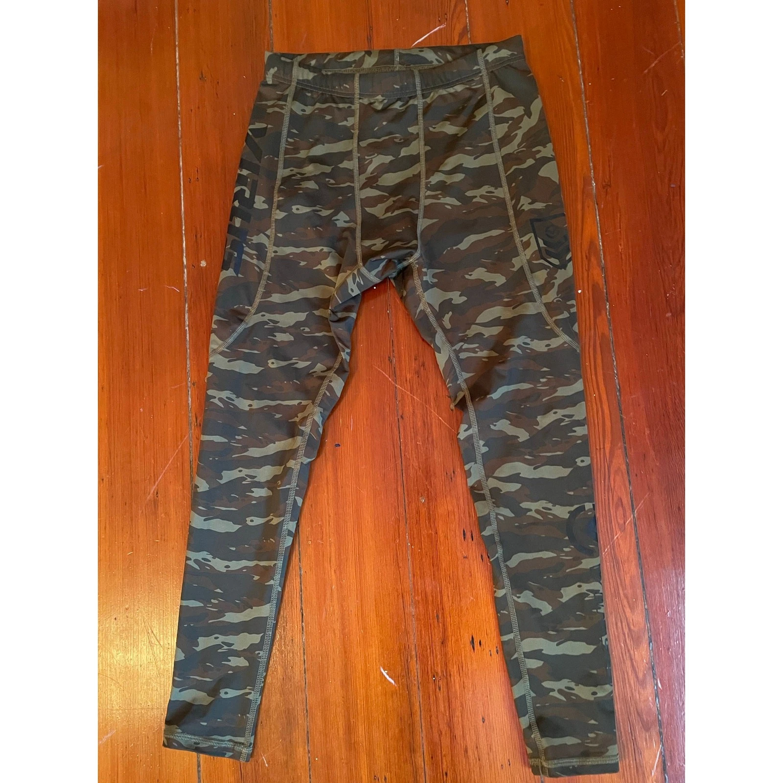 Virus Camo Compression Leggings Medium | Woodland Camo Athletic Base Layer Pants
Opens in a new wind