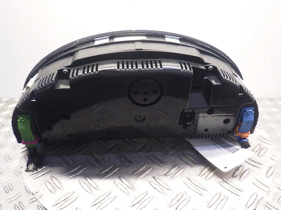 Tacho Audi A4 Avant (8E, B7) 1.9 TDI 85kW 116PS 8E0920901H Kombiinstrument - Bild 2 von 4