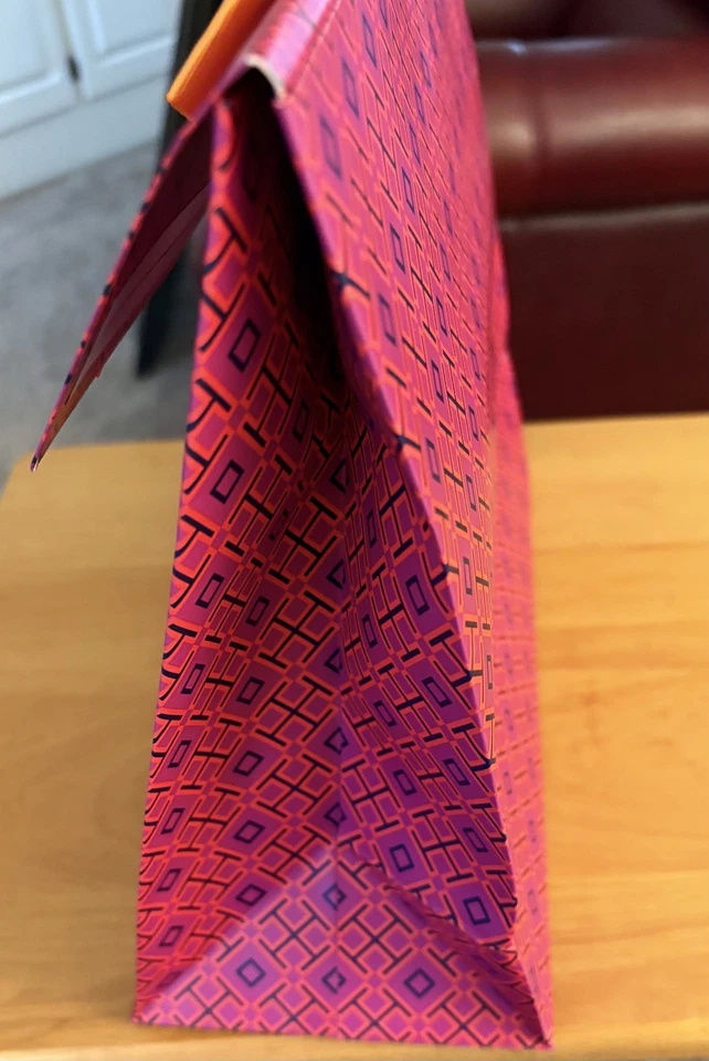 BOLSA DE REGALO Tory Burch Cierre con Solapa 12.25"L x 10.5"H x 5"W—Usada Usada en Excelente Condición Foto 3 de 4