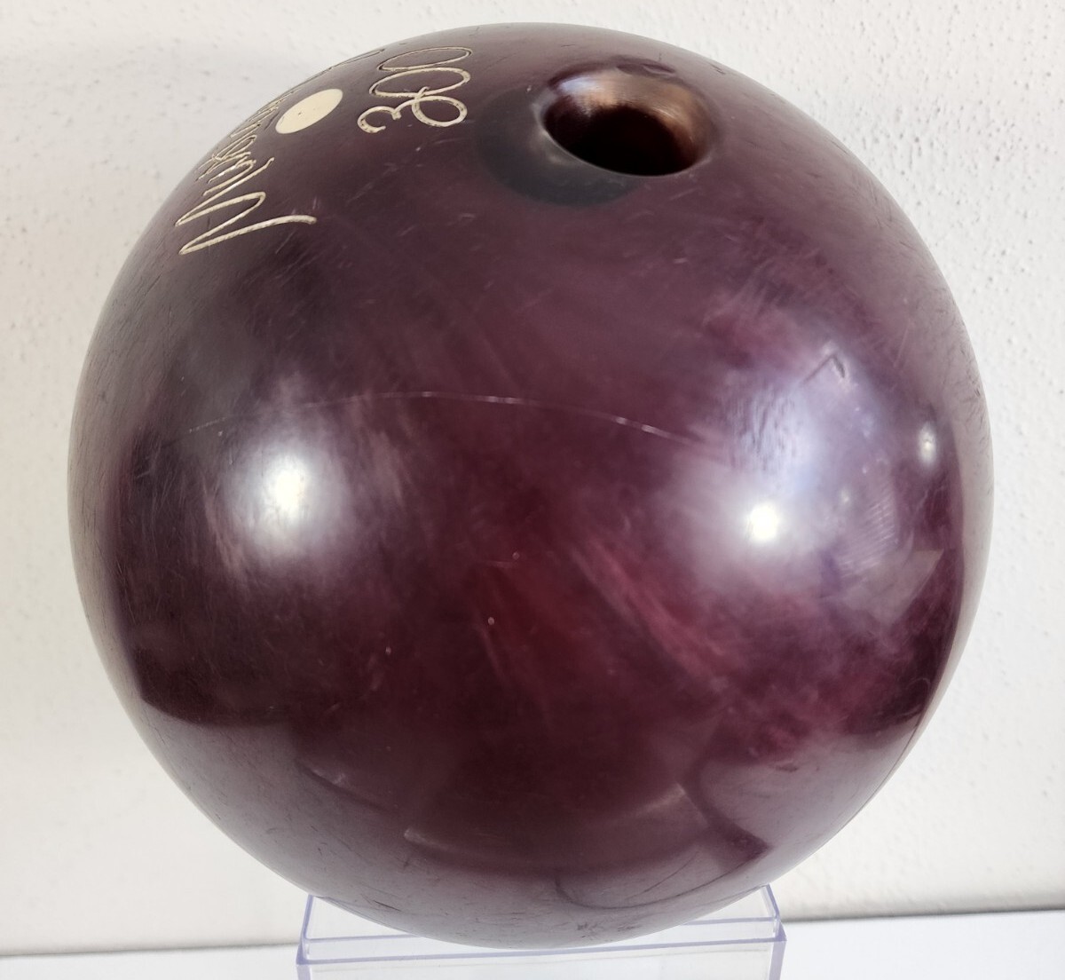 Vintage Mustang 300 Bowling Ball 16 Pound (15 lb 12 oz