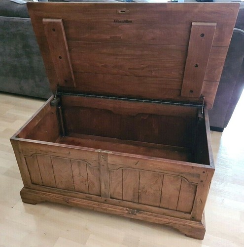 VTG ETHAN ALLEN Large Old World Treasure Chest Blanket Chest Key Maple PICK UP - Picture 3 of 12
