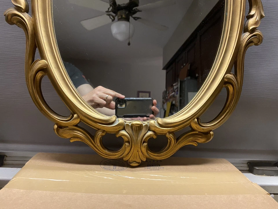 Espejo tallado Syroco vintage (adornado Hollywood Regency) con marco ovalado “27 x 19” Foto 2 de 4