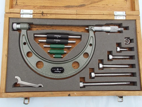 MITUTOYO 0-6 micrometer set
